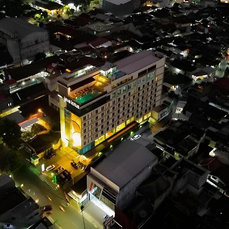 Java Lotus Hotel Jember Exterior photo