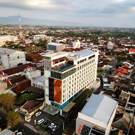 Java Lotus Hotel Jember Exterior photo
