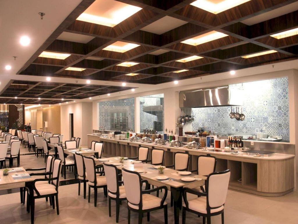 Java Lotus Hotel Jember Exterior photo