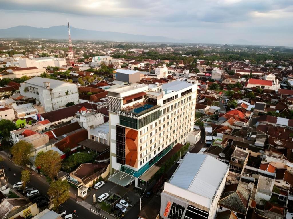 Java Lotus Hotel Jember Exterior photo