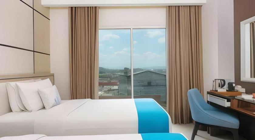 Java Lotus Hotel Jember Exterior photo