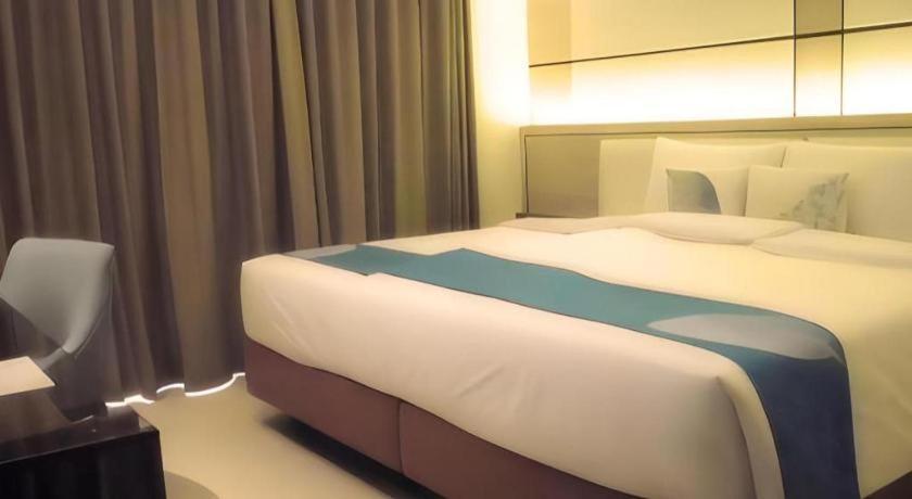 Java Lotus Hotel Jember Exterior photo