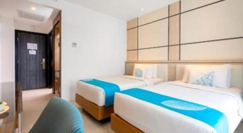 Java Lotus Hotel Jember Exterior photo
