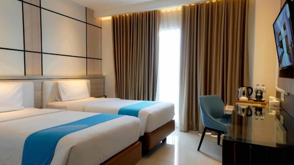 Java Lotus Hotel Jember Exterior photo
